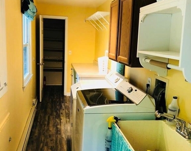 2021 State Room Drive - Photo Thumbnail 16