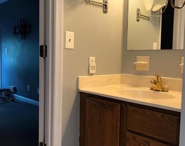 2021 State Room Drive - Photo Thumbnail 12