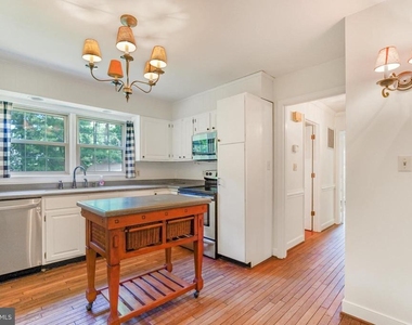 629 Lancaster Street - Photo Thumbnail 17