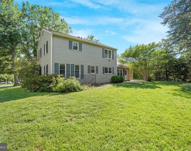 629 Lancaster Street - Photo Thumbnail 4