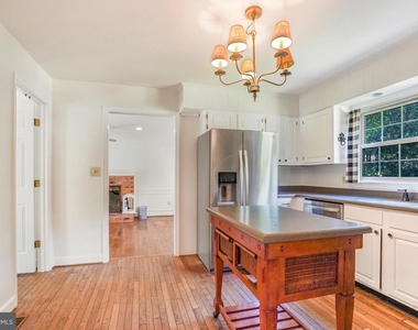 629 Lancaster Street - Photo Thumbnail 18