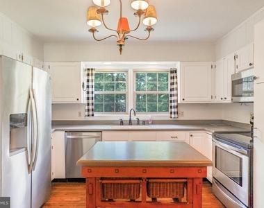 629 Lancaster Street - Photo Thumbnail 16