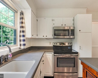 629 Lancaster Street - Photo Thumbnail 15