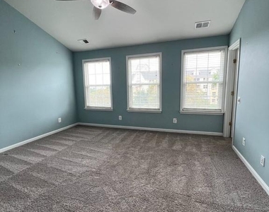 22464 Maison Carree Square - Photo Thumbnail 8