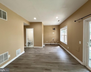 22464 Maison Carree Square - Photo Thumbnail 17