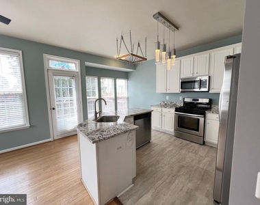 22464 Maison Carree Square - Photo Thumbnail 4