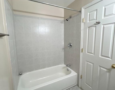 22464 Maison Carree Square - Photo Thumbnail 20