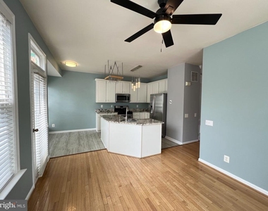 22464 Maison Carree Square - Photo Thumbnail 5