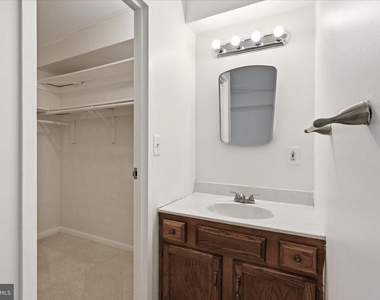 2339 Freetown Court - Photo Thumbnail 10
