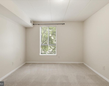 2339 Freetown Court - Photo Thumbnail 8