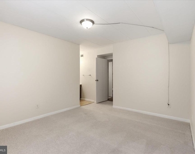 2339 Freetown Court - Photo Thumbnail 9