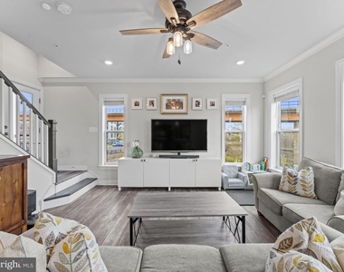 2410 Stella Place - Photo Thumbnail 10