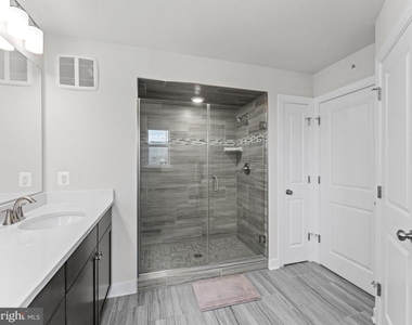 2410 Stella Place - Photo Thumbnail 23