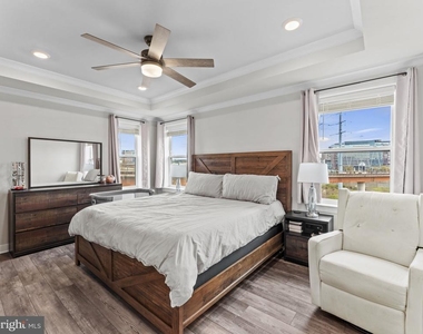 2410 Stella Place - Photo Thumbnail 22