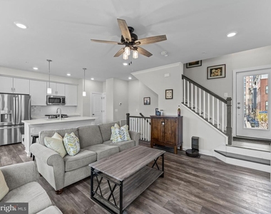 2410 Stella Place - Photo Thumbnail 7