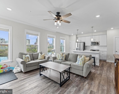 2410 Stella Place - Photo Thumbnail 6
