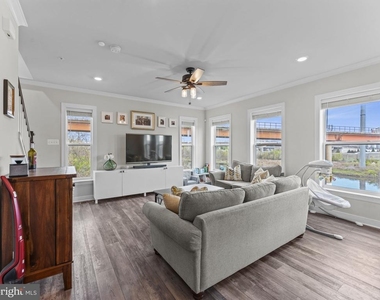 2410 Stella Place - Photo Thumbnail 8
