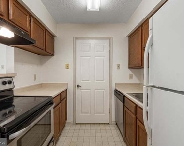 1535 Lincoln Way - Photo Thumbnail 3