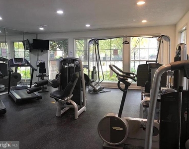1535 Lincoln Way - Photo Thumbnail 10