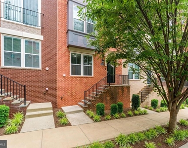 11692 Sunrise Square Place - Photo Thumbnail 2