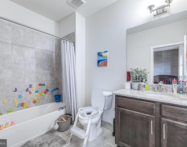 11692 Sunrise Square Place - Photo Thumbnail 35