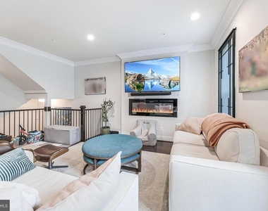 11692 Sunrise Square Place - Photo Thumbnail 14