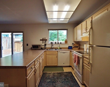 1450 Greenmont Court - Photo Thumbnail 3