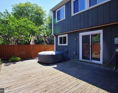 1450 Greenmont Court - Photo Thumbnail 18