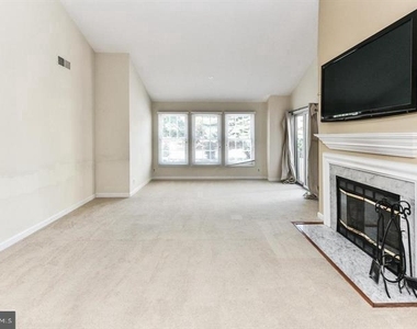 12010 Ridge Knoll Drive - Photo Thumbnail 4