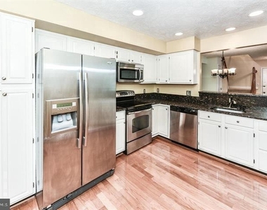 12010 Ridge Knoll Drive - Photo Thumbnail 8