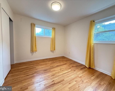 5835 Mount Vernon Drive - Photo Thumbnail 8