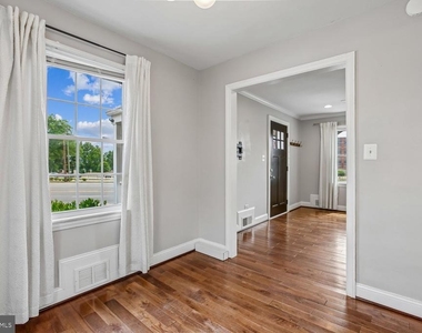 5812 N N Kings Highway - Photo Thumbnail 6