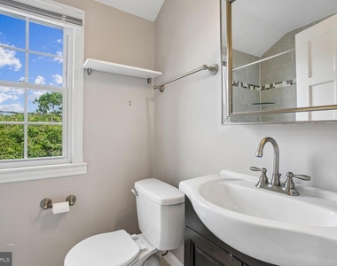 5812 N N Kings Highway - Photo Thumbnail 14