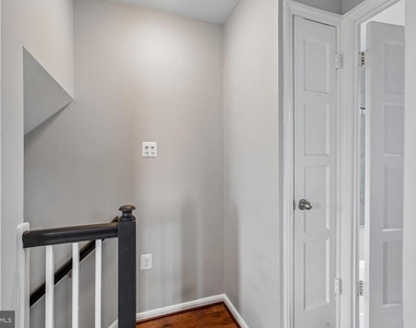 5812 N N Kings Highway - Photo Thumbnail 9