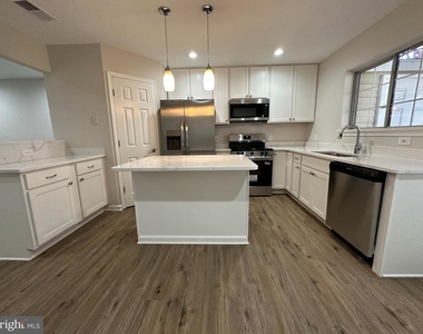 13112 Quail Creek Lane - Photo Thumbnail 6