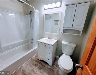 2366 Southgate Square - Photo Thumbnail 13