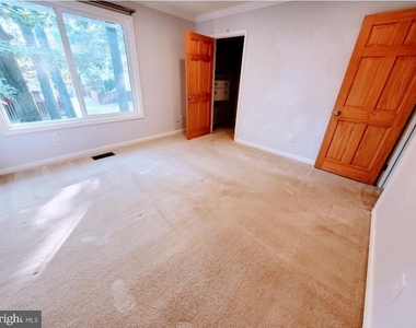 2366 Southgate Square - Photo Thumbnail 7
