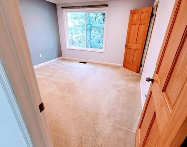 2366 Southgate Square - Photo Thumbnail 14
