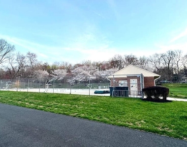 6415 Blarney Stone Court - Photo Thumbnail 21