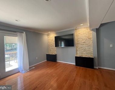 6415 Blarney Stone Court - Photo Thumbnail 2