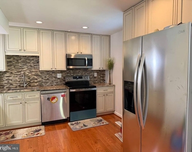 6415 Blarney Stone Court - Photo Thumbnail 9