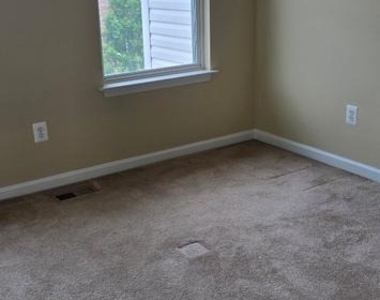 103 Argyle Court - Photo Thumbnail 3