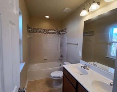 103 Argyle Court - Photo Thumbnail 20
