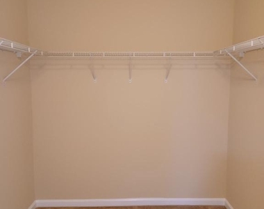 103 Argyle Court - Photo Thumbnail 11