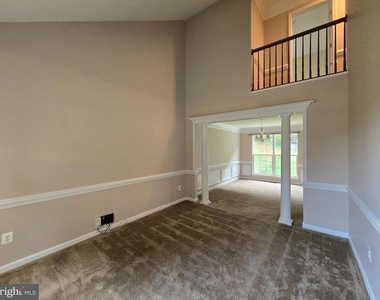 832 Fox Den Road - Photo Thumbnail 6