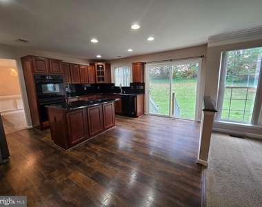 832 Fox Den Road - Photo Thumbnail 10