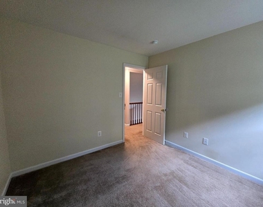 832 Fox Den Road - Photo Thumbnail 21