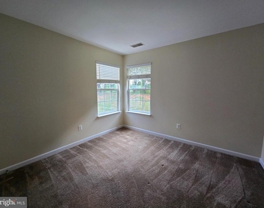 832 Fox Den Road - Photo Thumbnail 18