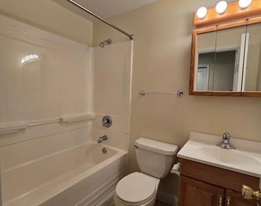 832 Fox Den Road - Photo Thumbnail 35