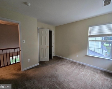 832 Fox Den Road - Photo Thumbnail 19